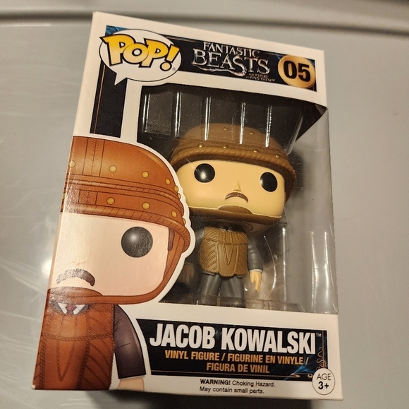 Wizarding World Of Harry Potter Other - Fantastic Beasts Jacob Kowalski Funko Pop Figure #05